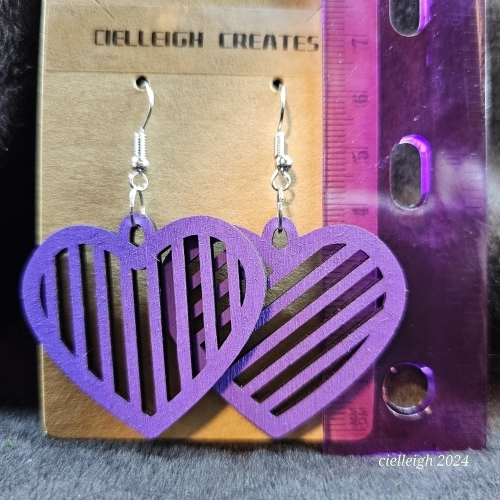 💥4 for $25💥 Laser-cut Heart Shaped Wood Earrings - Picture 6 of 7